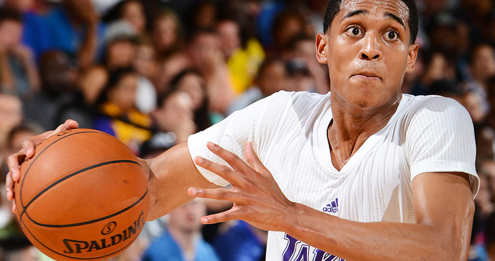 Lakers assina com Jordan Clarkson