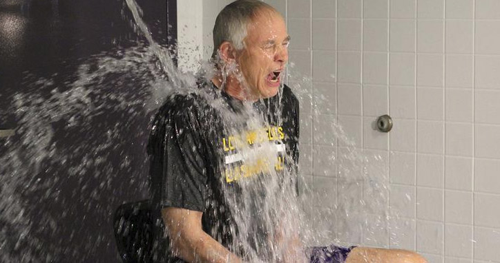 Mitch Kupchak aceita “desafio do gelo”