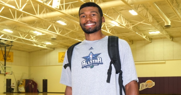 Lakers assina com Ronnie Price