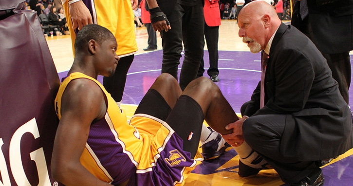 Julius Randle está fora da temporada