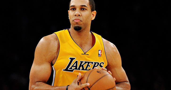 Henry sofre contusão no tendão de aquiles