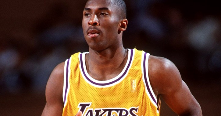 Há exatos 18 anos, Kobe fazia sua estréia na NBA