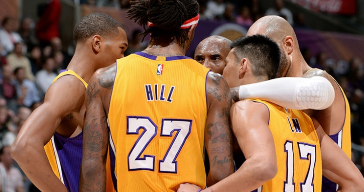 Lakers recebe Hornets prometendo mudanças