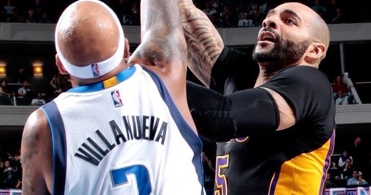 Lakers domina os rebotes, mas perde para Mavs