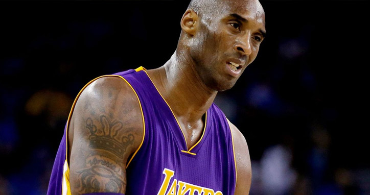 Kobe vai mal e Lakers perde terceira consecutiva