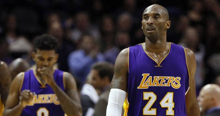 Reação épica de Kobe após linda jogada de Young