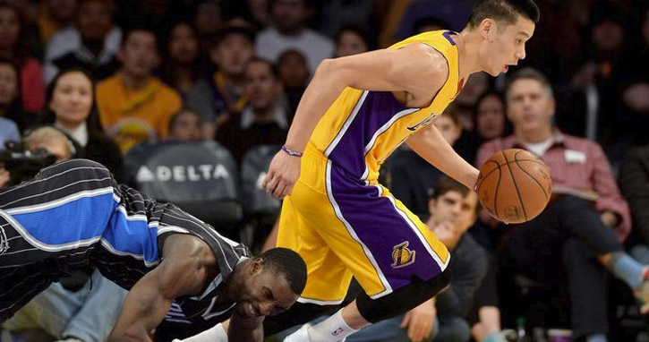 Lakers vence Magic sem muitos problemas em LA