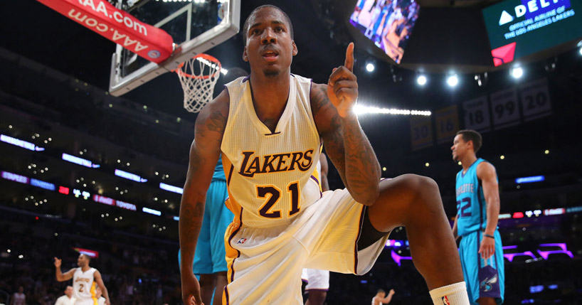 Em Charlotte, Lakers encara o Hornets