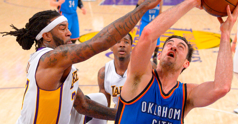 Contra o Thunder, Lakers começa série na estrada