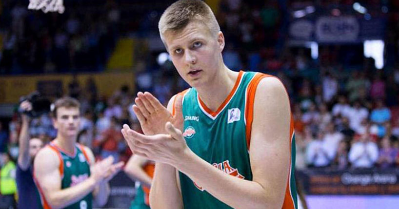 Porzingis faz teste secreto em Los Angeles