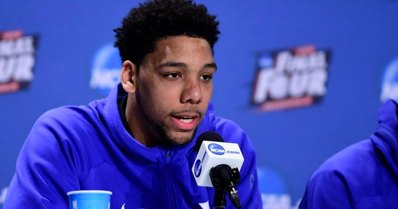 Okafor não vê a hora de jogar com Kobe Bryant