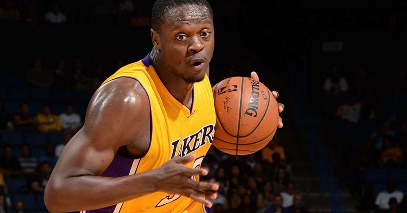 Julius Randle retorna com força total