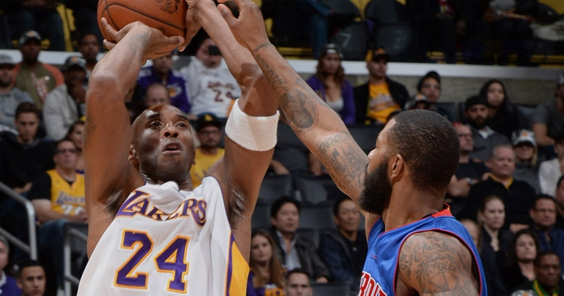 Lakers vence Pistons com Kobe perto de triplo-duplo