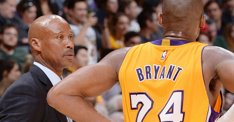 Scott disse a Kobe para analisar sua vontade de jogar 82 jogos