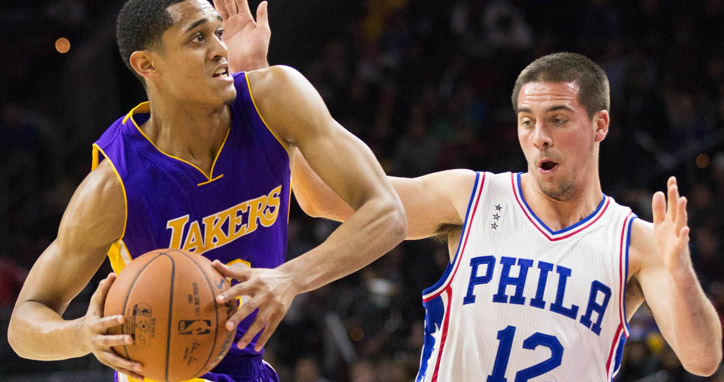 Lakers é derrotado pelo Sixers com Kobe ovacionado