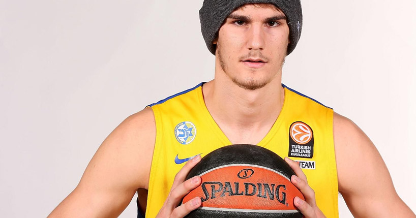 Kupchak está na europa para analisar Dragan Bender