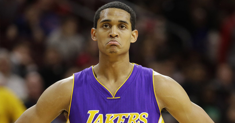 Clarkson se machuca e Huertas pode ser titular