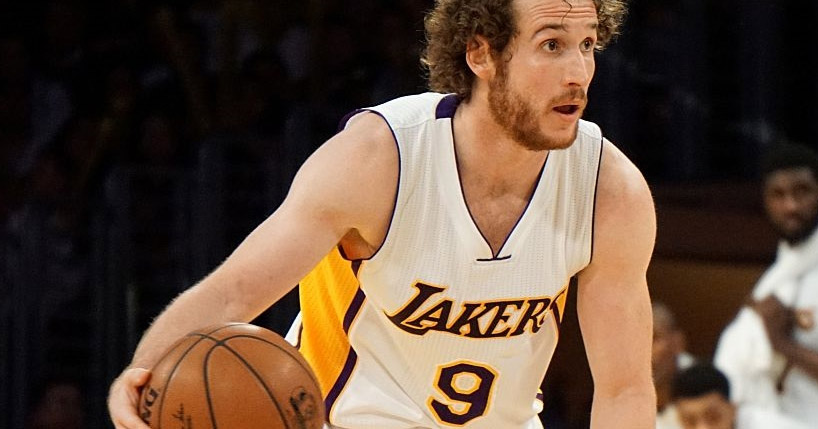 A excelente atuação de Huertas contra o Warriors