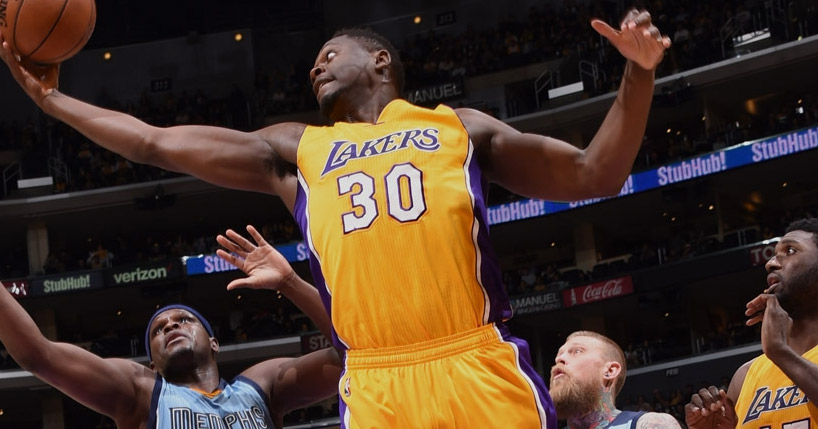 Lakers vence Grizzlies na volta de Kobe Bryant