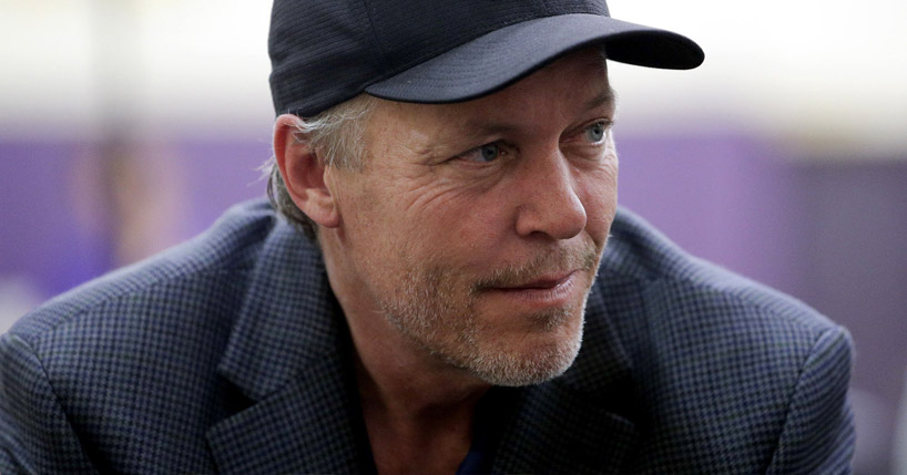 Lakers quer que próximo treinador ajude a recrutar jogadores