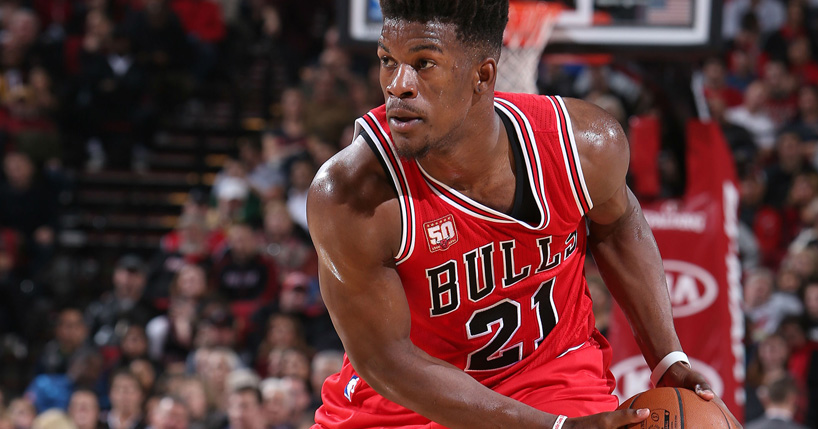 3 potenciais trocas que o Lakers pode fazer usando sua escolha no Draft