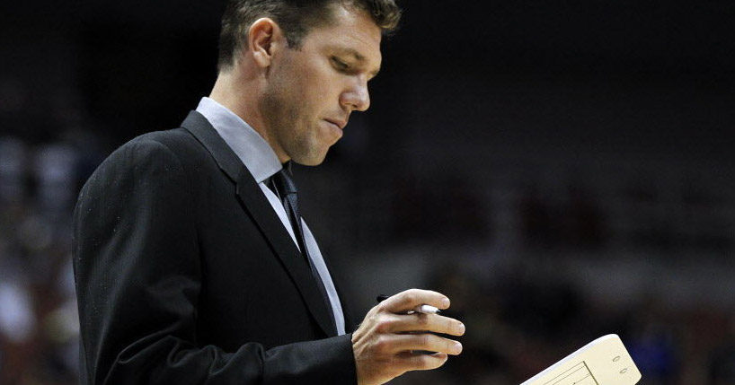 Lakers diz a Walton quais jogadores deseja contratar