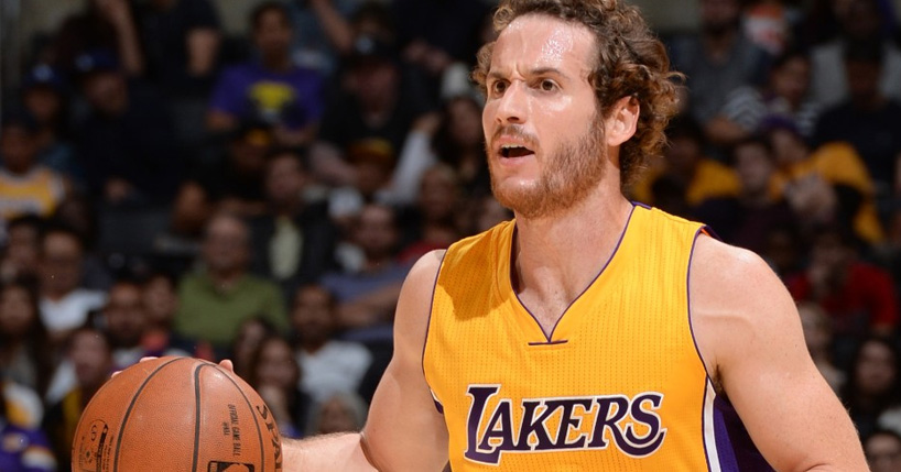 Huertas renova por mais dois anos com o Lakers