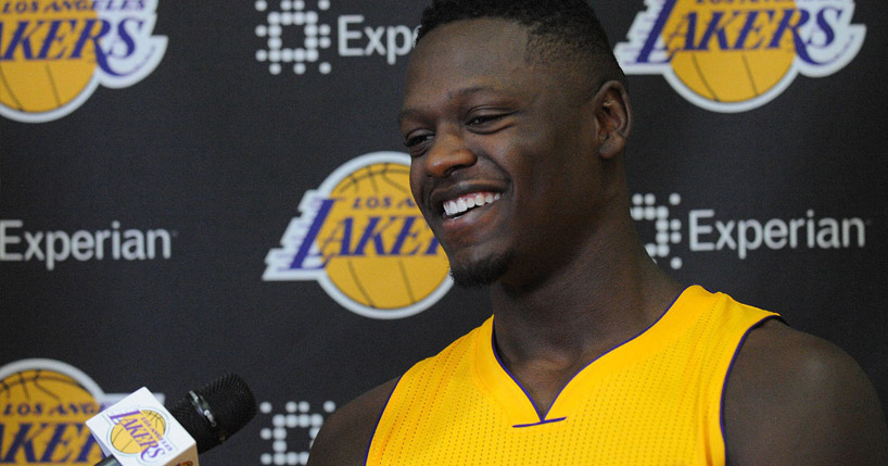 Randle preza pelo conjunto e mostra liderança