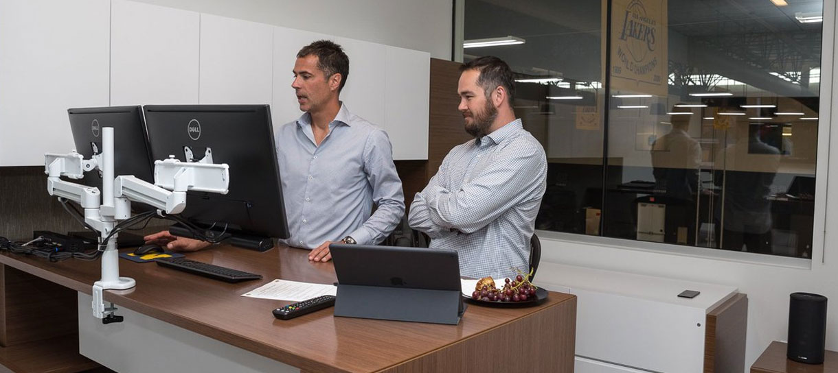 O Scout do Lakers: quem realmente faz o trabalho sujo atrás de Pelinka e Magic