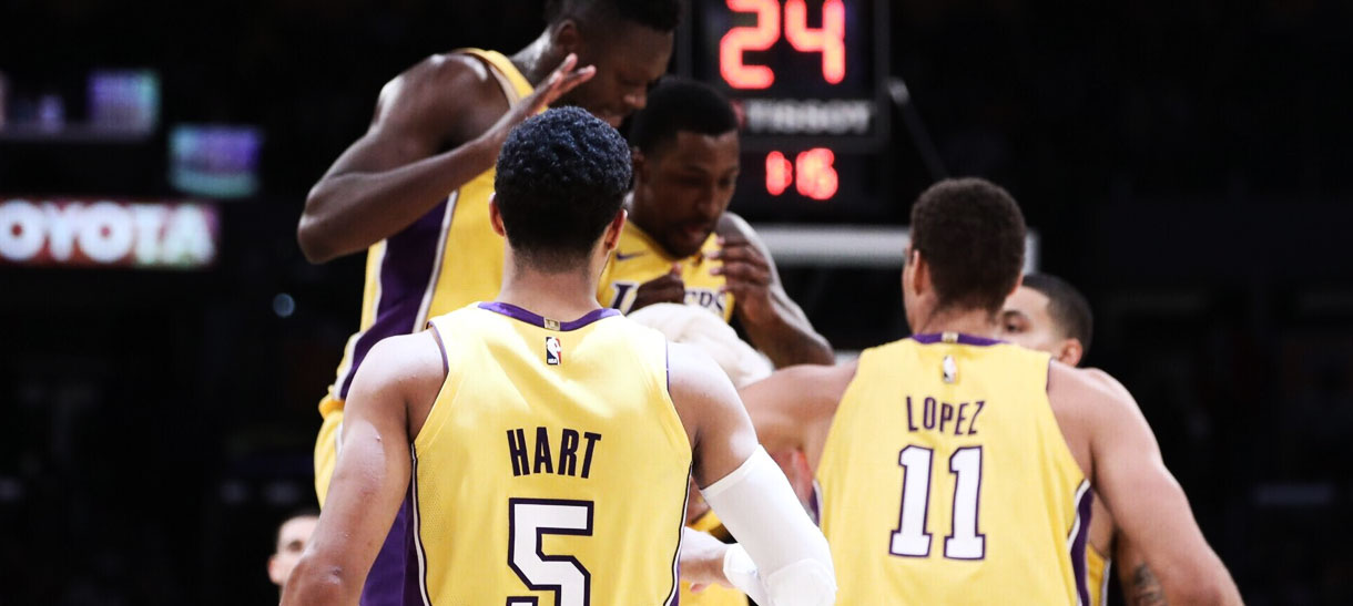 Lakers sofre, mas vence o Bulls de virada em Los Angeles