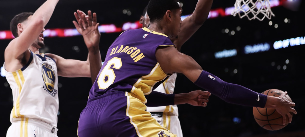 Lakers joga bem, mas perde para Warriors na prorrogação