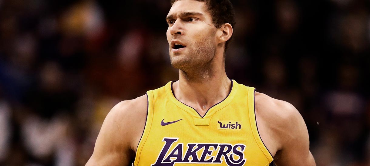 Lesionado, Brook Lopez desfalca o Lakers por pelo menos 3 semanas