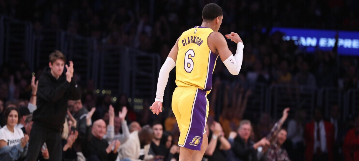 Em noite de Jordan Clarkson, Lakers vence Pacers
