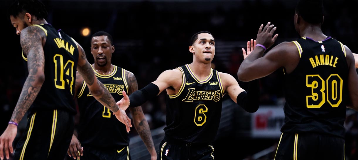 Lakers começa série na estrada com vitória sobre o Bulls