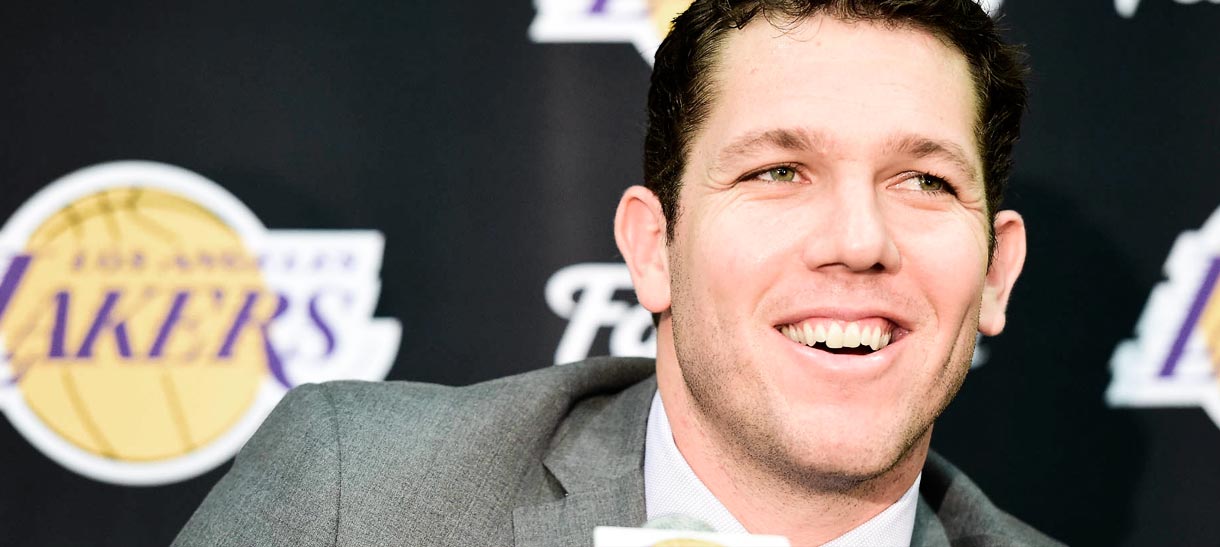 Jeannie Buss confirma que Luke Walton permanecerá como Técnico do Lakers