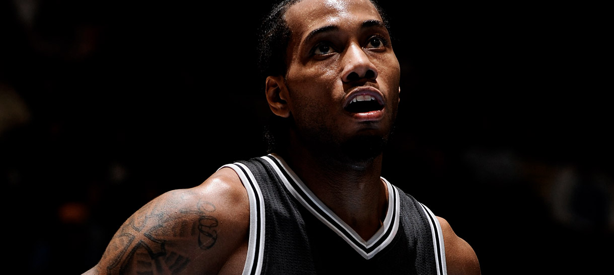 Lakers e Spurs conversam por Kawhi