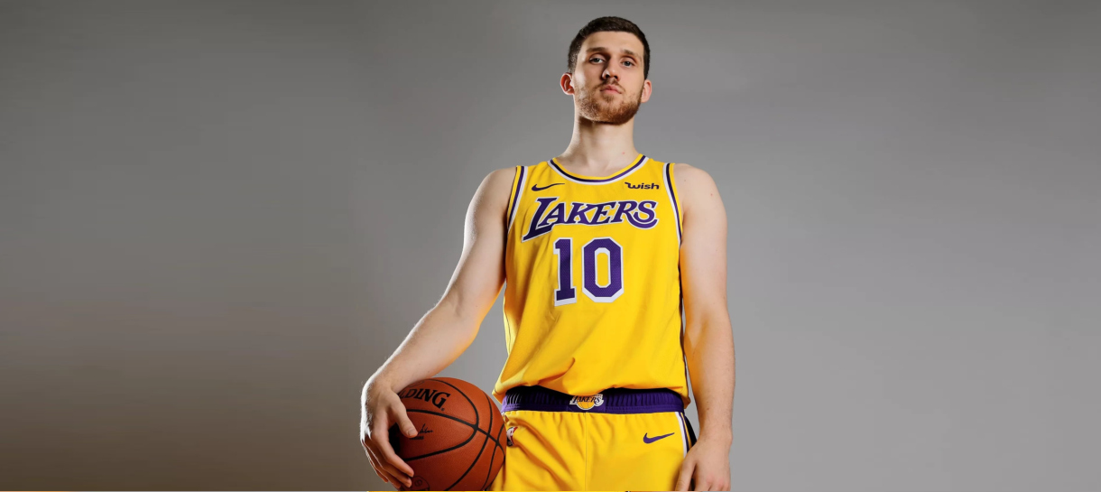 Calouros consideram Svi Mykhailiuk o segundo melhor arremessador da classe