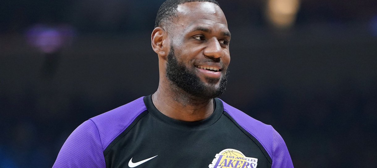 Lakers vai para a estrada e visita o Suns