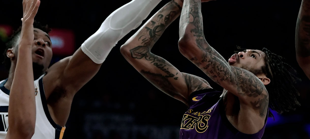 Lakers bate Jazz e segue embalado