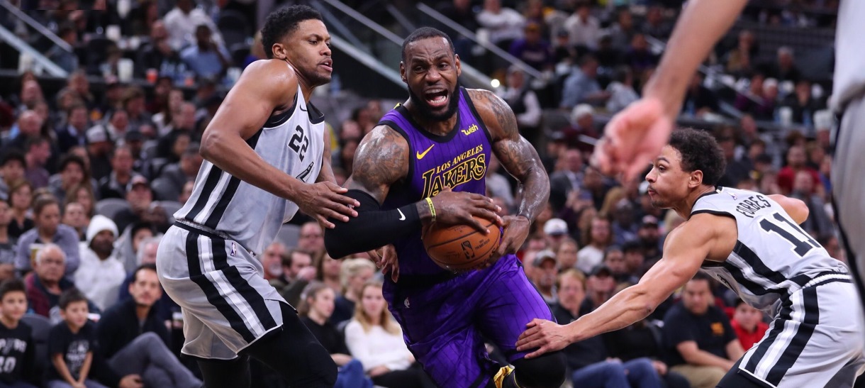 Com último quarto ruim, Lakers perde para Spurs em San Antonio