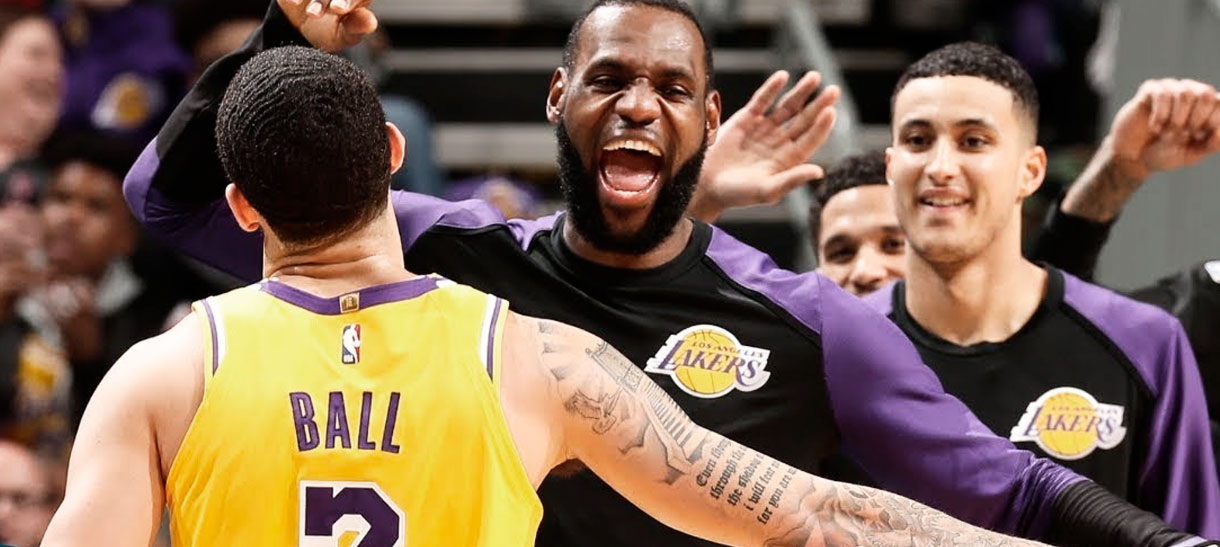 Com dois triple doubles, Lakers bate o Hornets