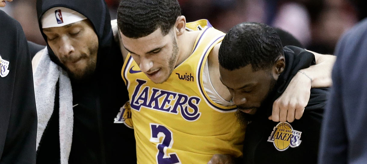 Lonzo Ball deixa o jogo contra o Rockets com lesão no tornozelo