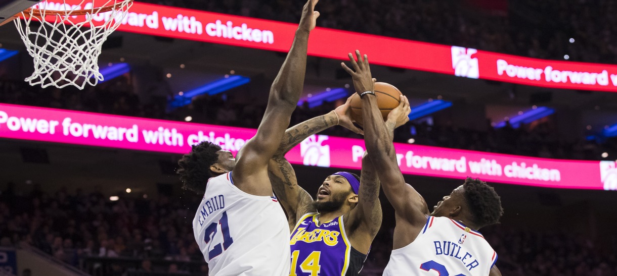 Lakers erra muito e perde para Sixers na Filadélfia