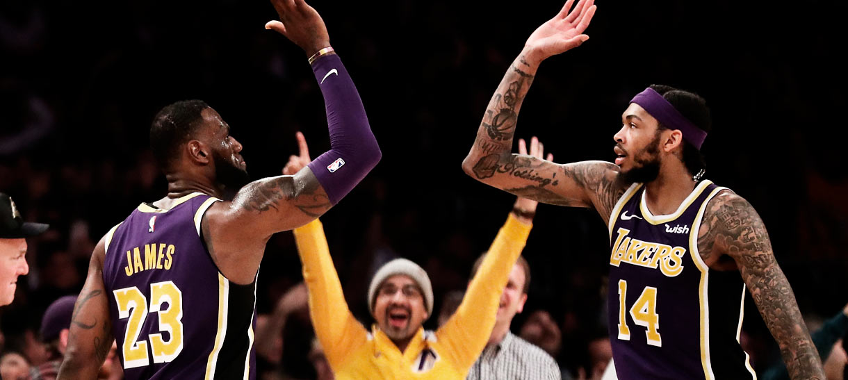 Nos instantes finais, Lakers vence Pelicans e volta a brigar por playoffs