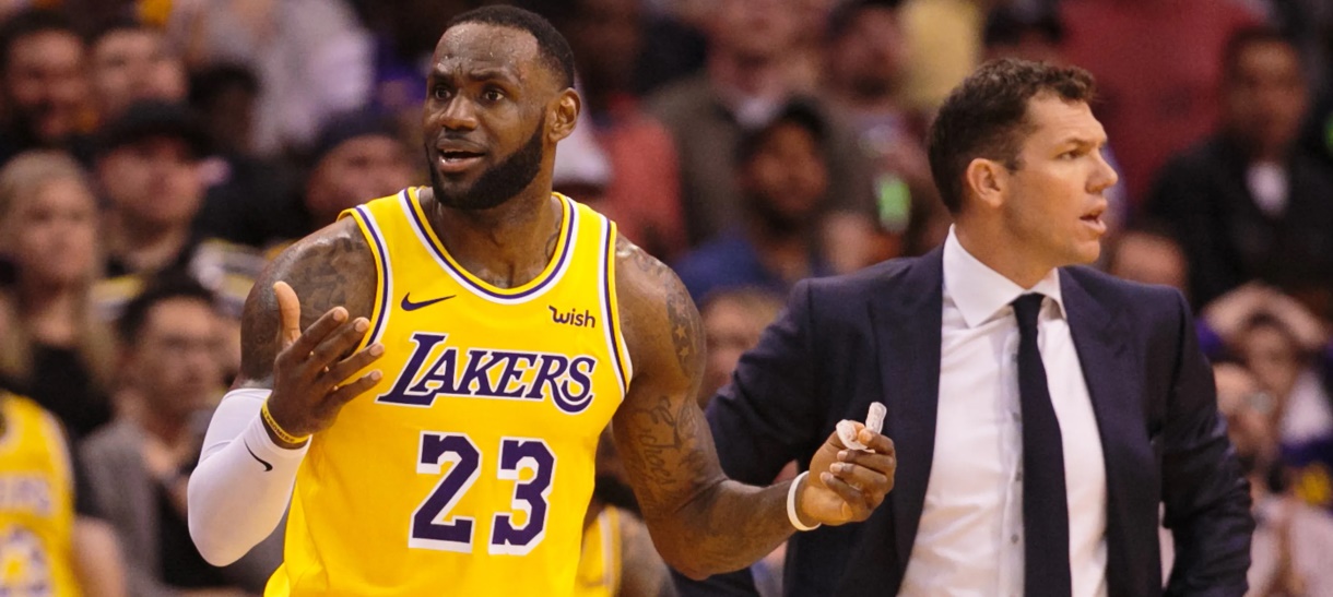 Lakers perde para Suns e se complica ainda mais por uma vaga nos PO’s