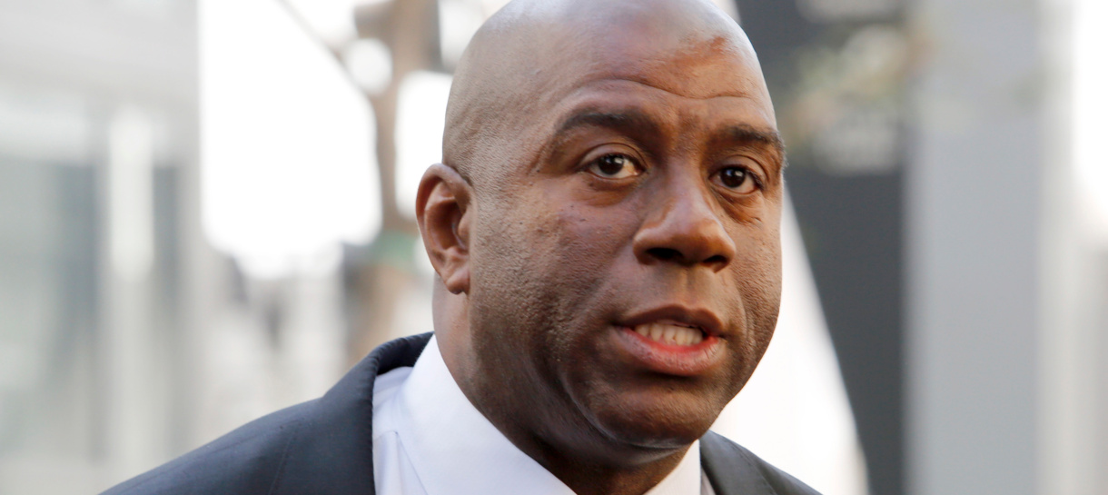 Magic Johnson teria se demitido após troca de e-mails traiçoeiros