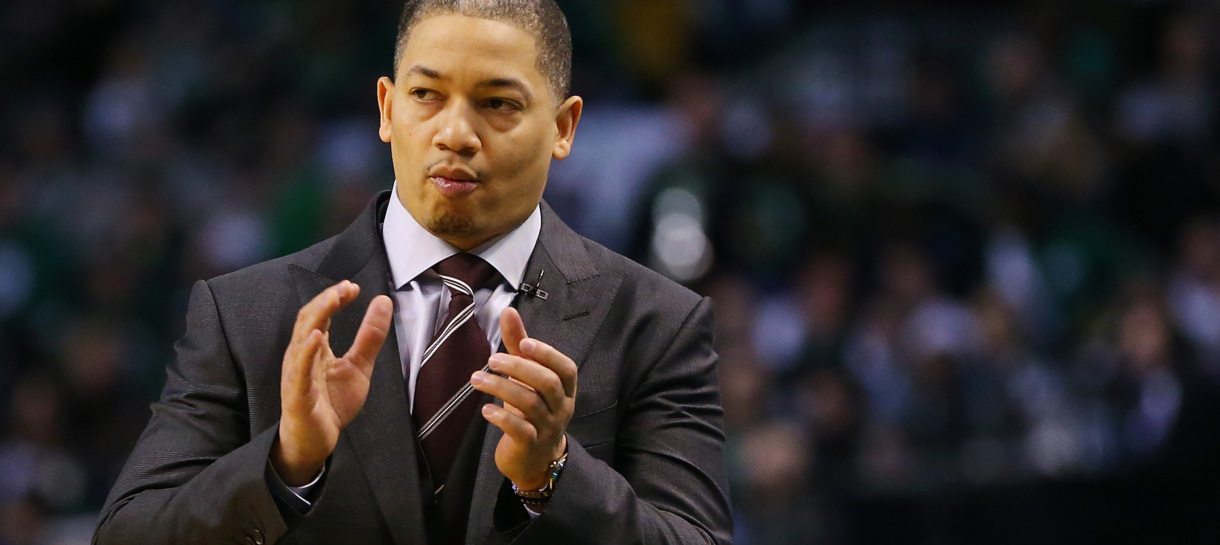 Lakers se aproxima de acerto com Ty Lue