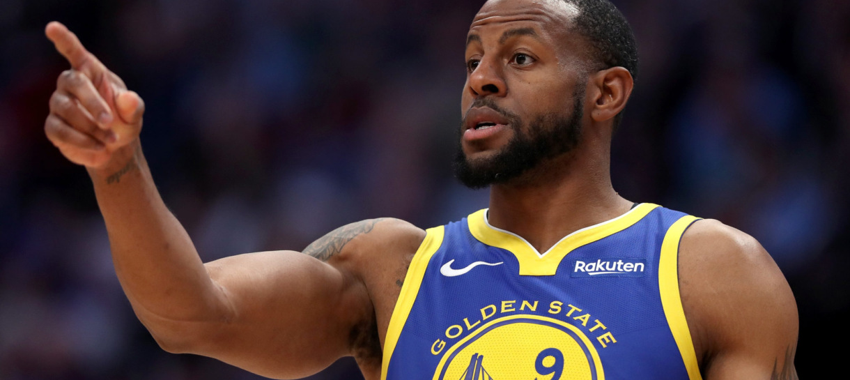 No aguardo de Kawhi Leonard, Lakers sonda outros coadjuvantes