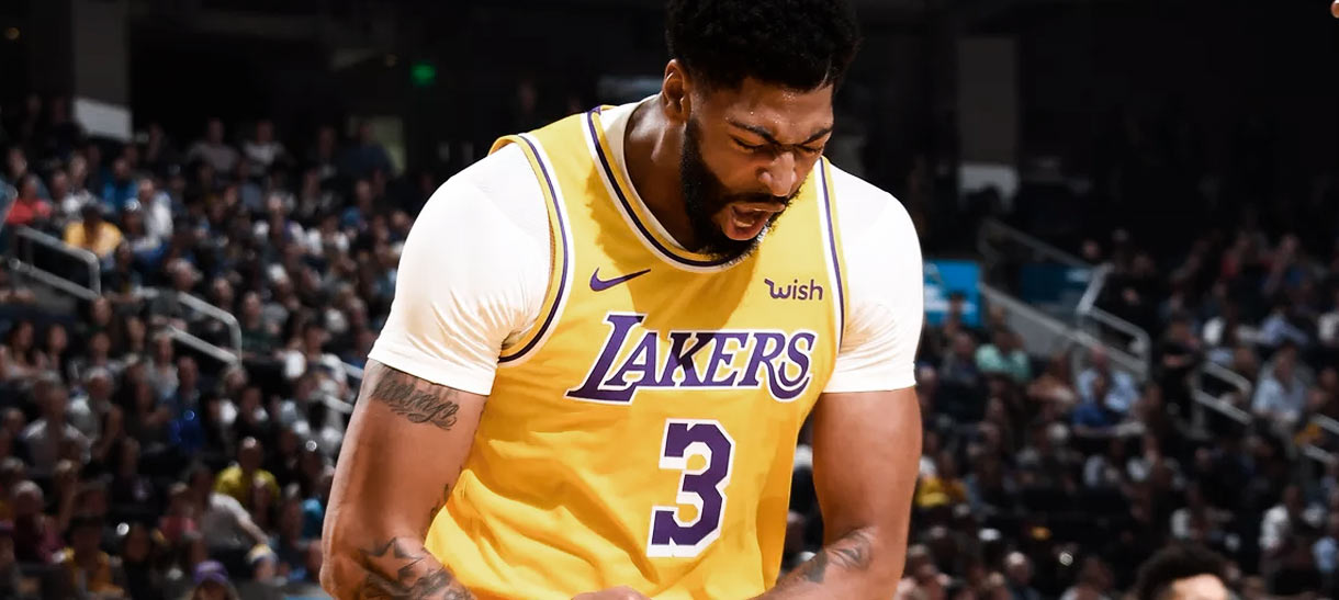 Anthony Davis impressiona na vitória do Lakers sobre o Warriors