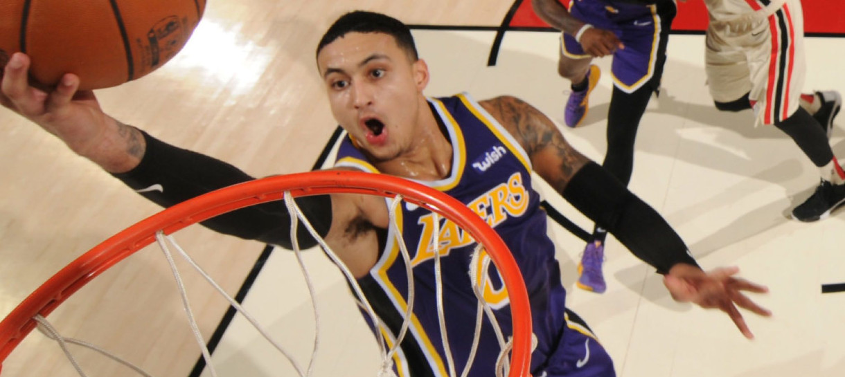 Lakers vence Blazers e encerra sequência de derrotas